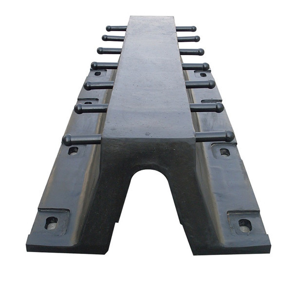 Height 200mm 250mm 300mm Ladder Rubber Fender For Small Vessel